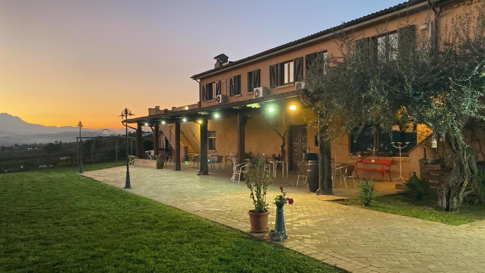 Il Podere Degli Asinelli Citta Sant'Angelo Exterior photo